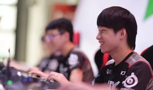 防线的漏洞 防线的漏洞