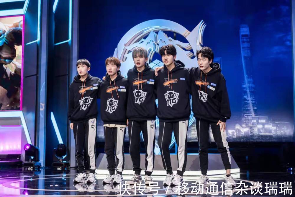 水下转身与 水下转身与